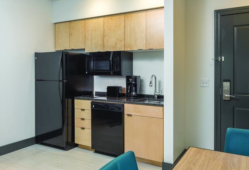 استودیوی لوکس, Worldmark Portland Waterfront Park