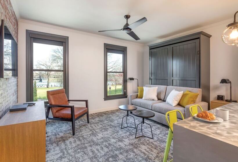استودیوی سوپریور, Worldmark Portland Waterfront Park