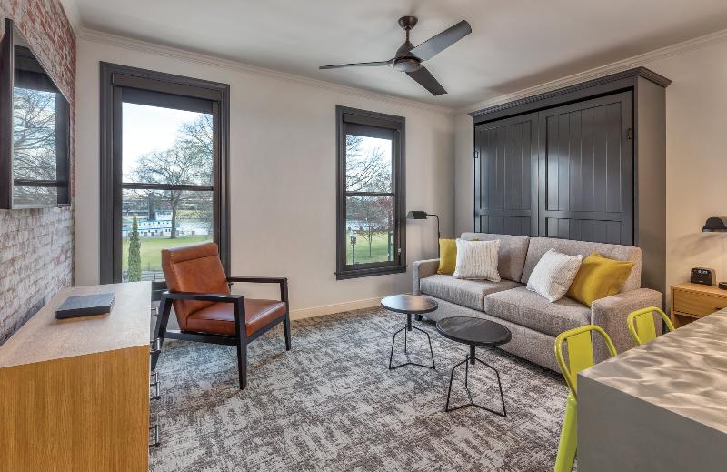 استودیوی استاندارد, Worldmark Portland Waterfront Park