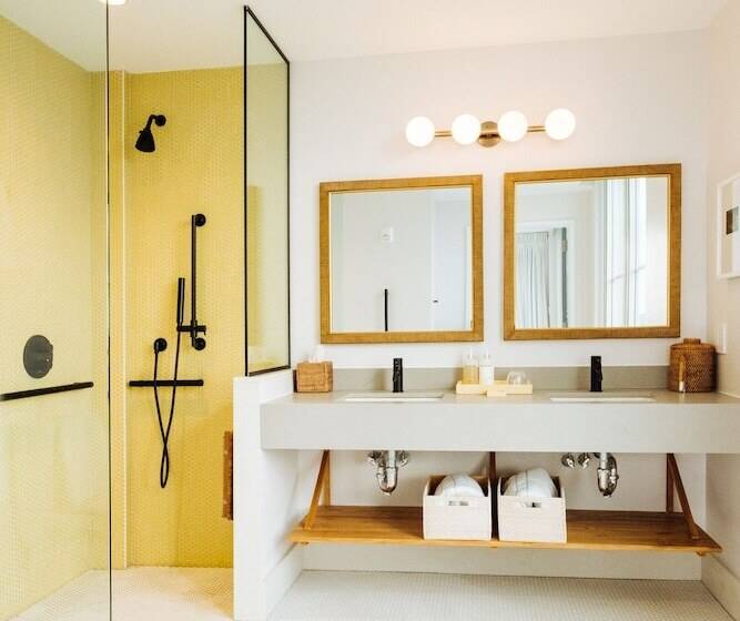 스탠다드 스튜디오 더블 침대, The Rockaway