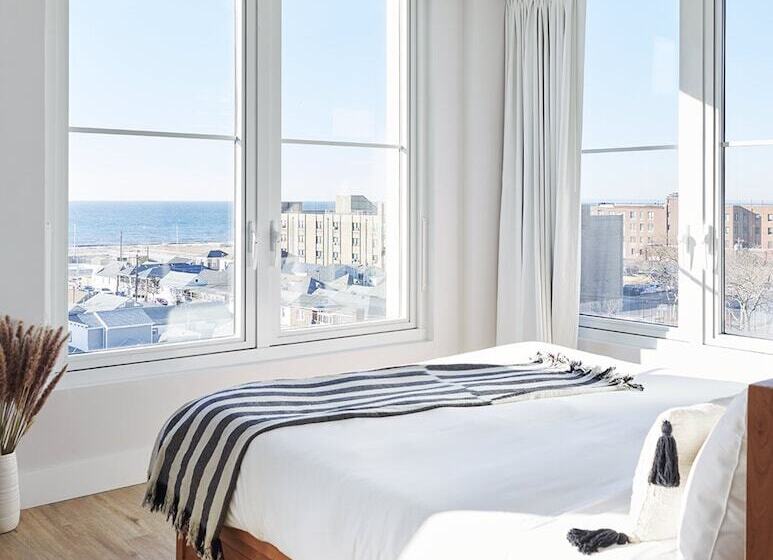 스탠다드 스튜디오 더블 침대, The Rockaway