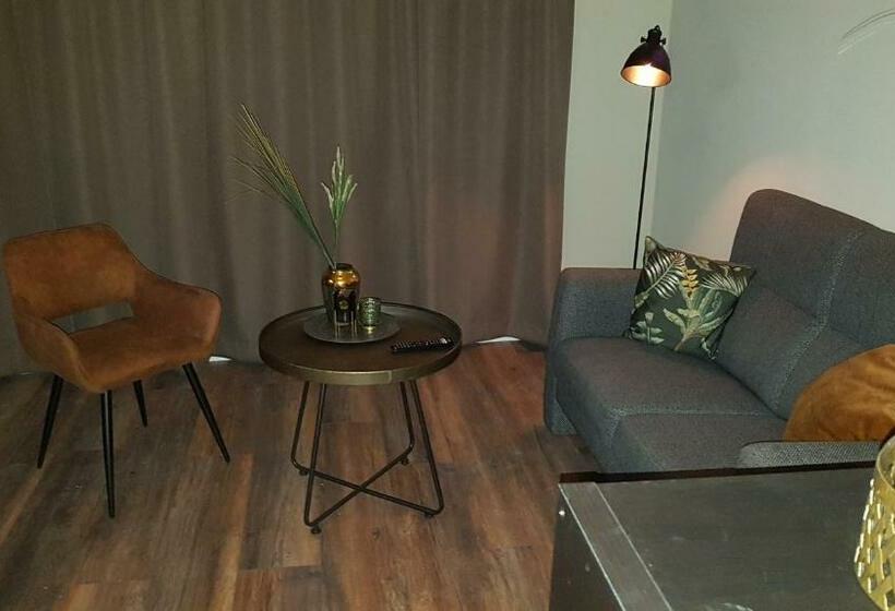 スーペリアールーム, Anna S Zusje Boetiek