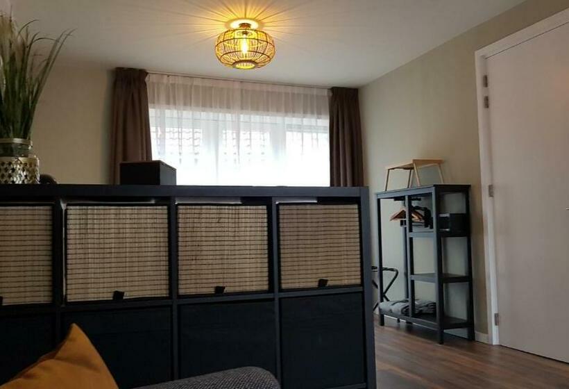 スーペリアールーム, Anna S Zusje Boetiek