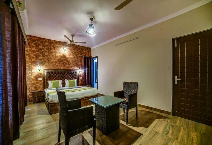 חדר דלוקס, Sahastradhara Riverresort
