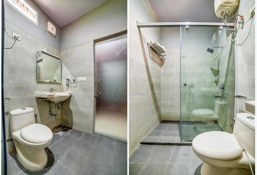 キングサイズベッドのスタンダードルーム, Sahastradhara Riverresort