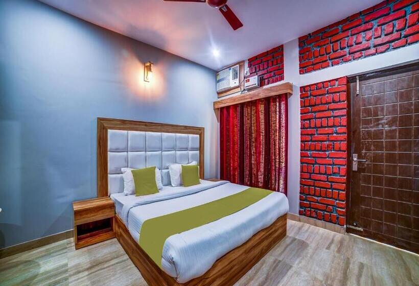 חדר סטנדרט עם מיטת קינג, Sahastradhara Riverresort