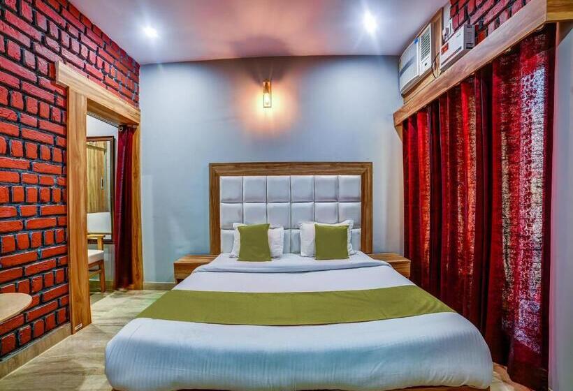 חדר סטנדרט עם מיטת קינג, Sahastradhara Riverresort