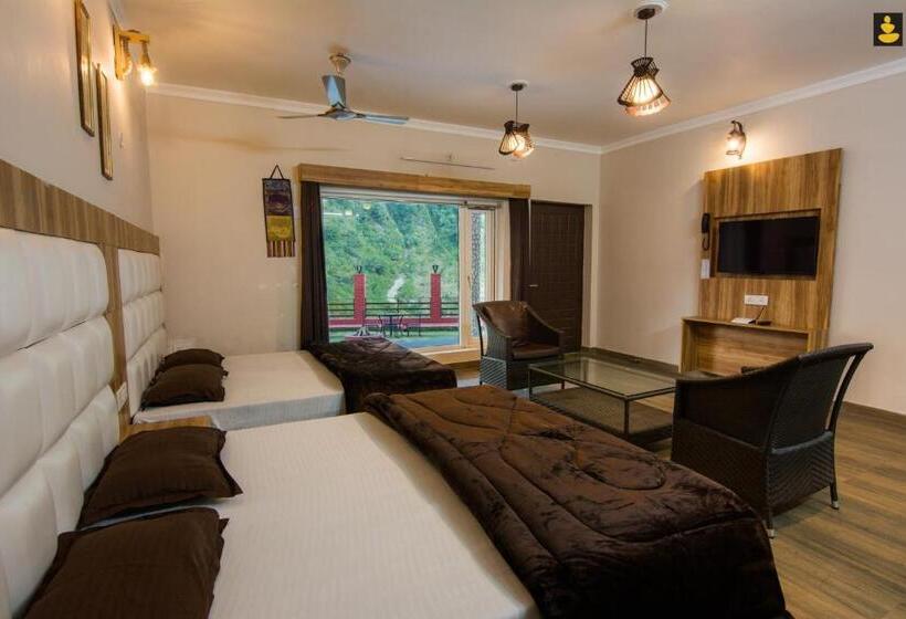 חדר משפחתי, Sahastradhara Riverresort