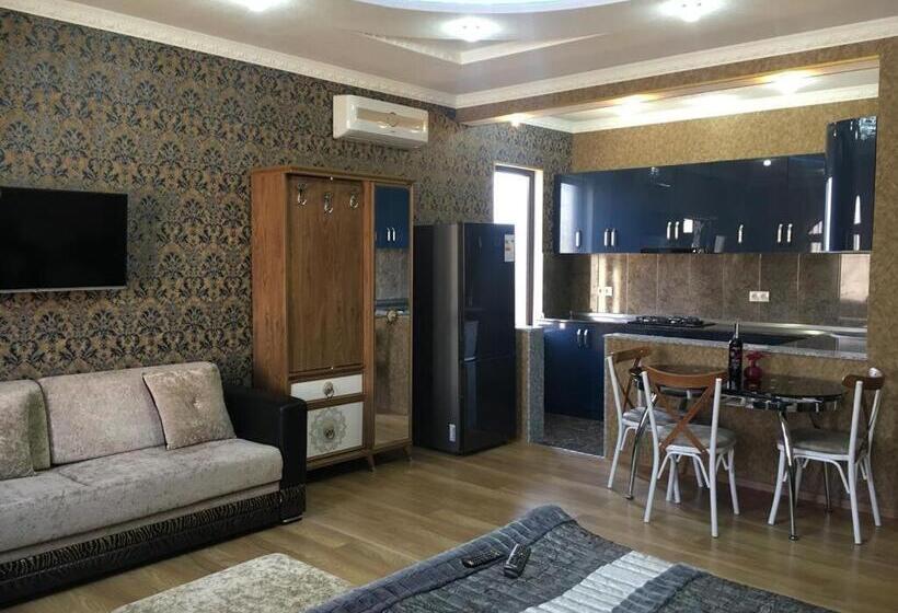 اتاق لوکس, Gricko