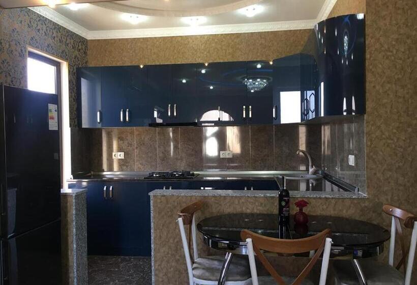 اتاق لوکس, Gricko