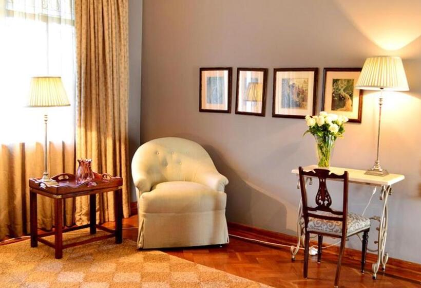 Семейный Номер, The White House