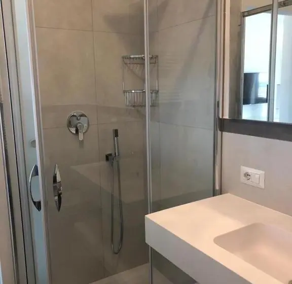 オーシャンビュージュニアスイート, Villa La Perla