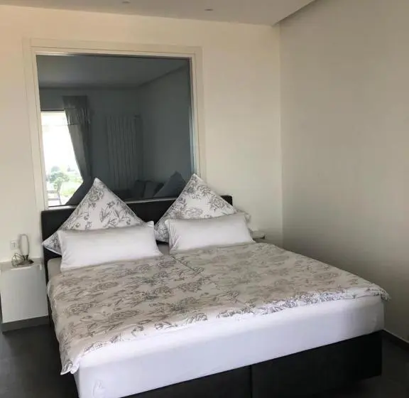 オーシャンビュージュニアスイート, Villa La Perla