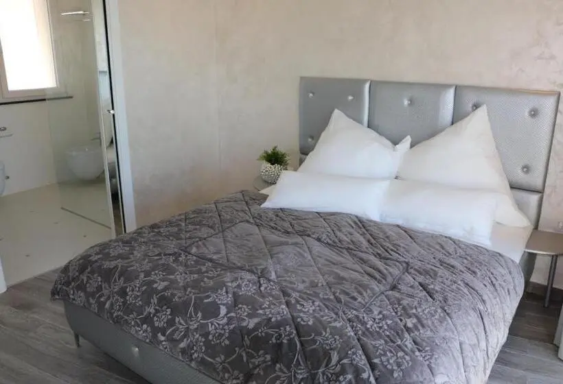 オーシャンビューデラックススイート, Villa La Perla