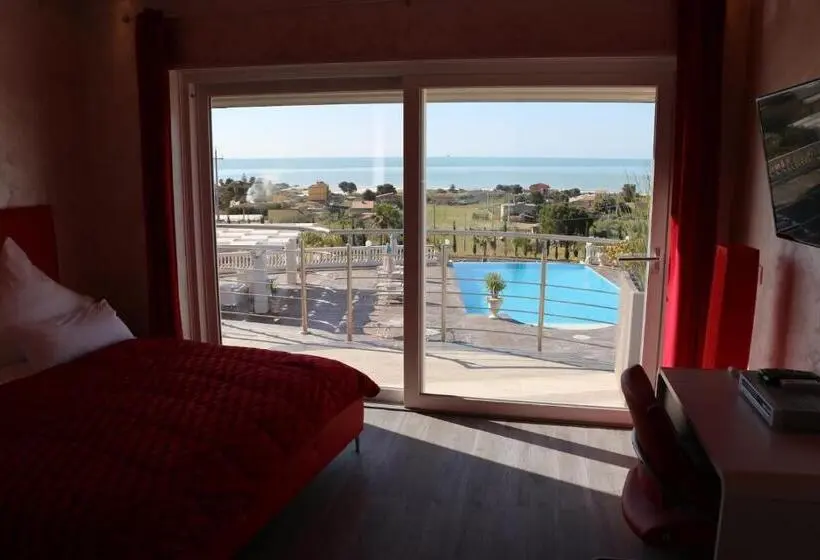オーシャンビューデラックスルーム, Villa La Perla