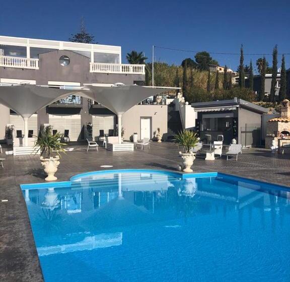 Номер Deluxe Вид на Море, Villa La Perla