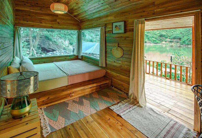 کلبه ییلاقی, Blue Lagoon Cat Ba