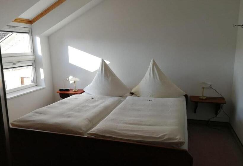 스탠다드 스튜디오, Haus Leifert