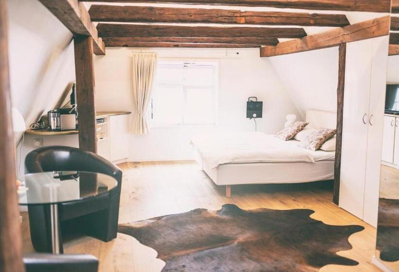 디럭스 스튜디오, Restaurant Residence Ente