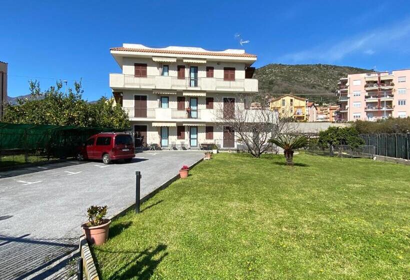 آپارتمان 1 خوابه, I Fiori Di Pietra