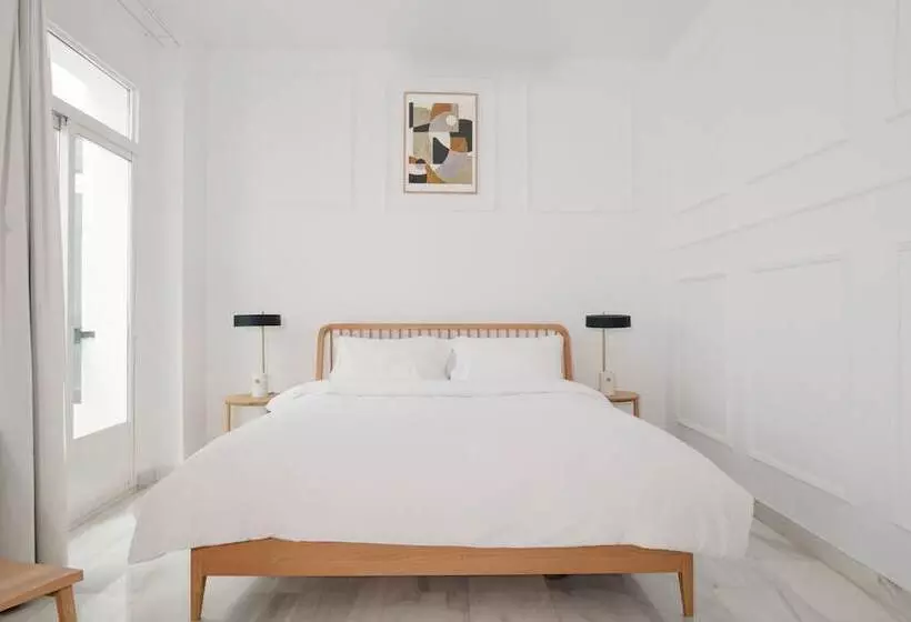 استودیوی استاندارد, Sonder Santa Ana