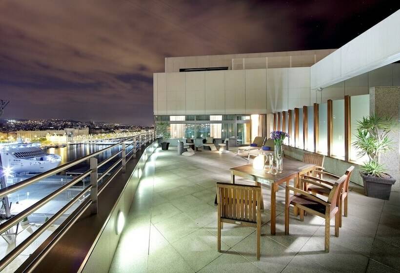 مجموعه ویستا شهر, Eurostars Grand Marina Hotel Gl