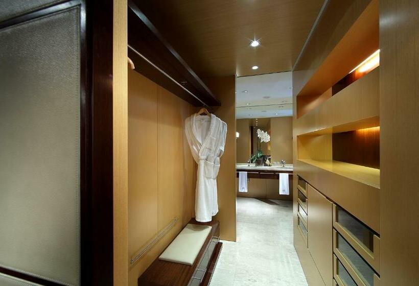 سوئیت جونیور خانوادگی, Eurostars Grand Marina Hotel Gl