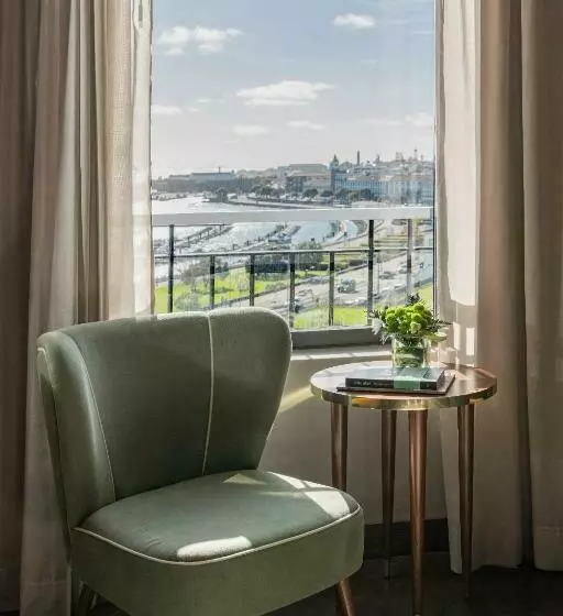 سوییت جونیور با چشم‌انداز دریا, Grand Hotel Açores Atlântico