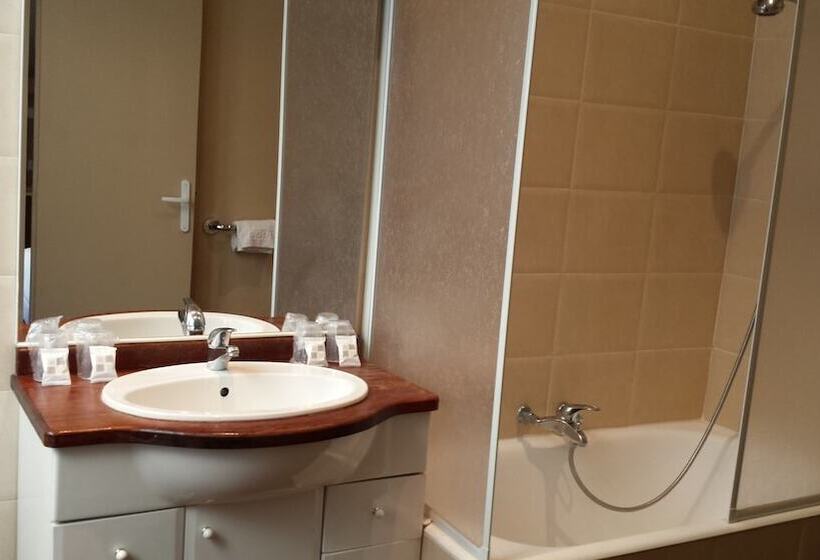 اتاق استاندارد چهار تخته, Abalone  Centre Gare