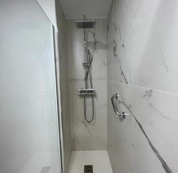 スタンダードルーム, Bradomin