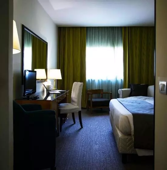 اتاق اجرایی, Bv Hotel Oly