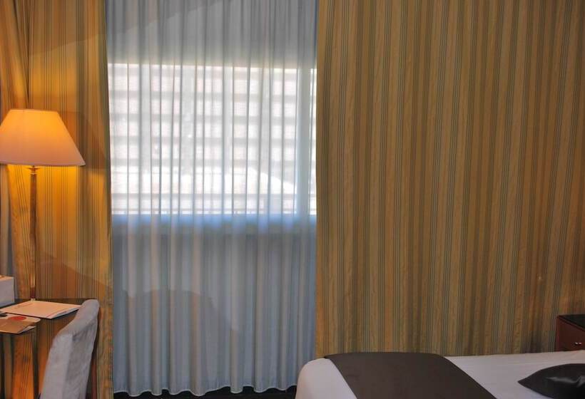 اتاق خانوادگی, Bv Hotel Oly