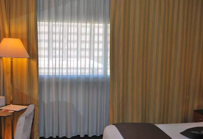 اتاق خانوادگی, Bv Hotel Oly
