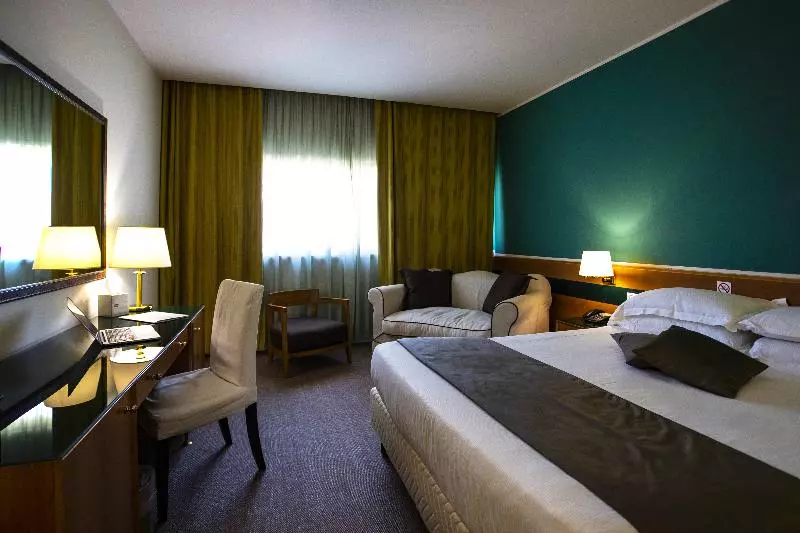 اتاق اجرایی, Bv Hotel Oly