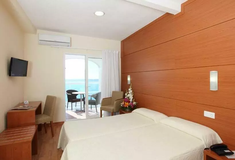 اتاق استاندارد با چشمانداز دریا, Centro Mar