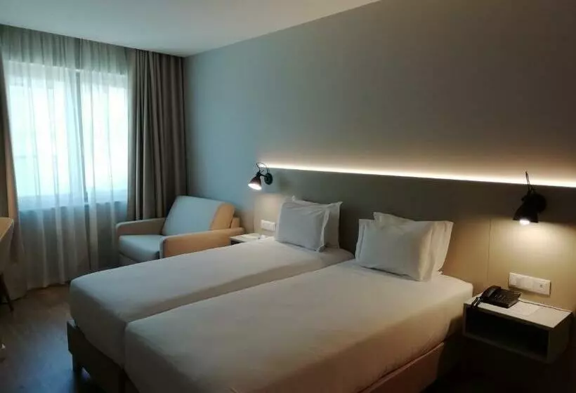 スタンダードトリプルルーム, Cliphotel