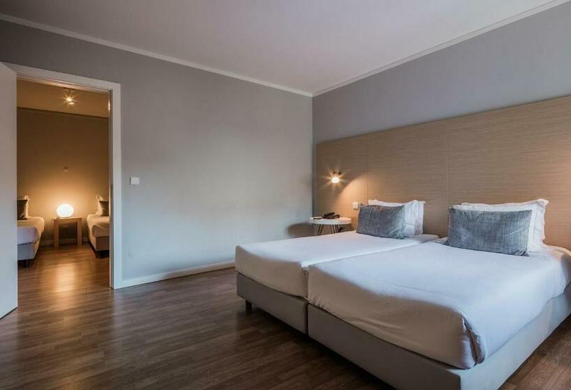 חדר משפחתי, Cliphotel