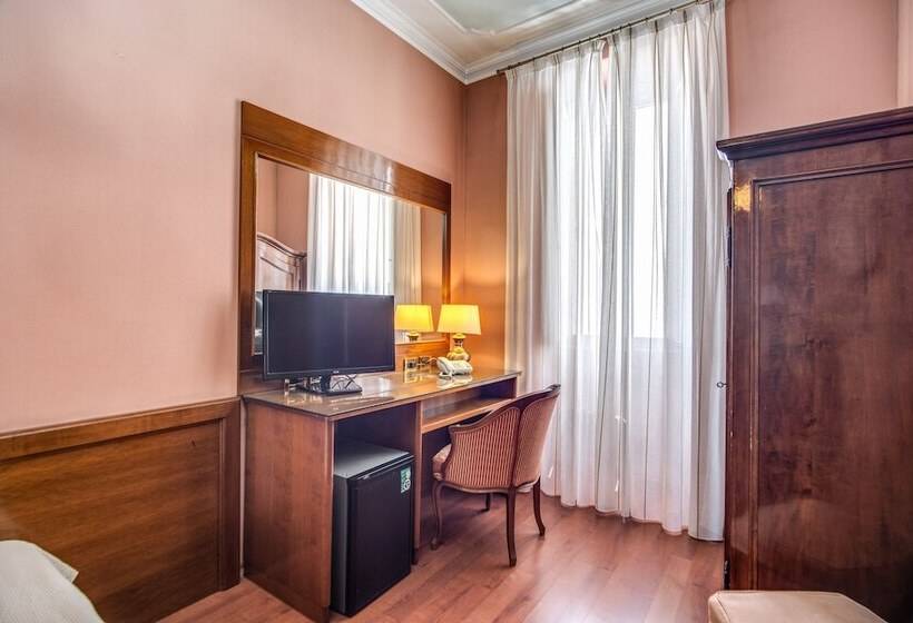 اتاق استاندارد یک نفره, Della Torre Argentina