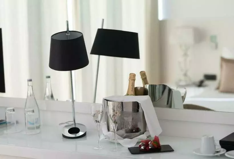 デラックスルーム, Farol