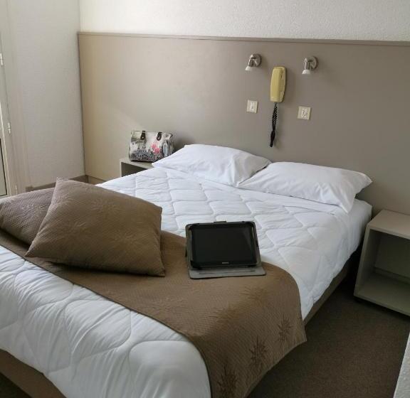 اتاق استاندارد, Adonis Lourdes Notre Dame de La Sarte