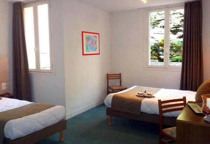 اتاق استاندارد سه نفره, Adonis Lourdes Notre Dame de La Sarte