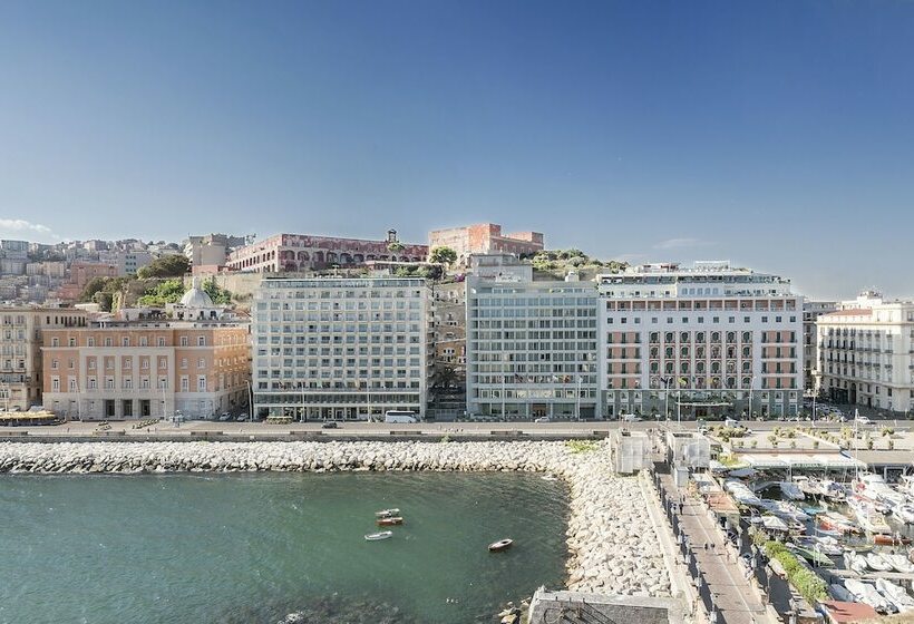 اتاق کلاسیک, Royal Continental