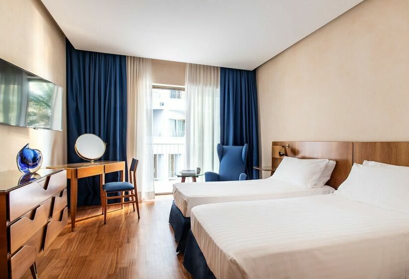 اتاق کلاسیک, Royal Continental