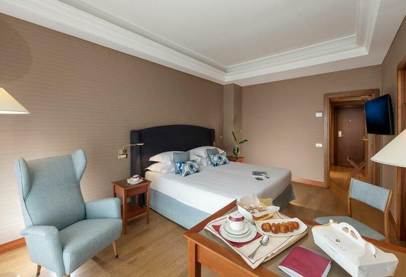 اتاق سوپریور با چشم‌انداز دریا, Royal Continental