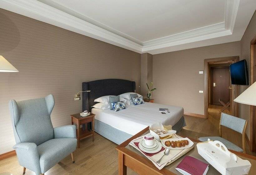 اتاق سوپریور با چشم‌انداز دریا, Royal Continental