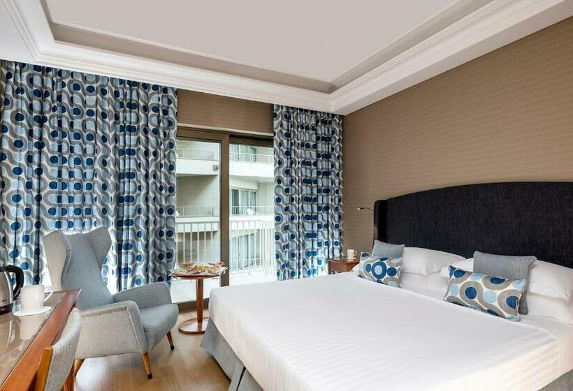 اتاق کلاسیک سه تخته, Royal Continental