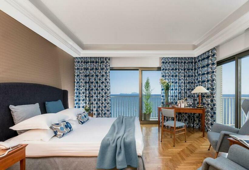سوییت جونیور با چشم‌انداز دریا, Royal Continental