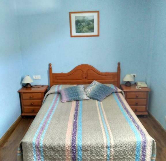 غرفة قياسية فردية, Aguila Real