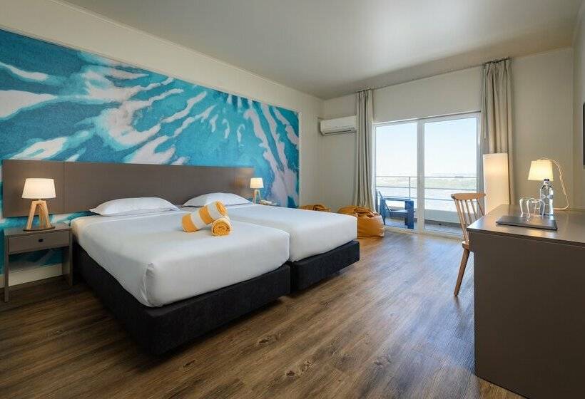 Номер Стандарт Вид на Бассейн, Star Inn Peniche
