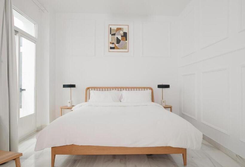 استودیوی استاندارد, Sonder Santa Ana